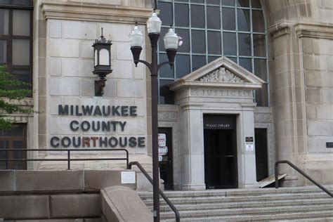 Arresting a Judge