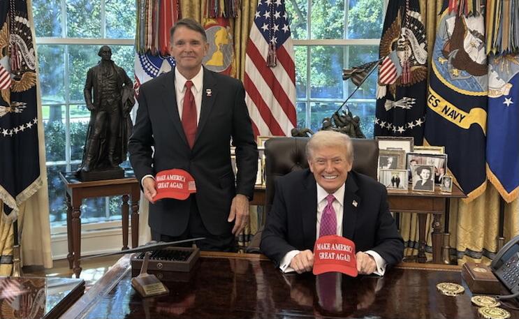 Is This MAGA? Trump Wants Lindsey Graham Donor To Challenge ‘RINO’ Massie