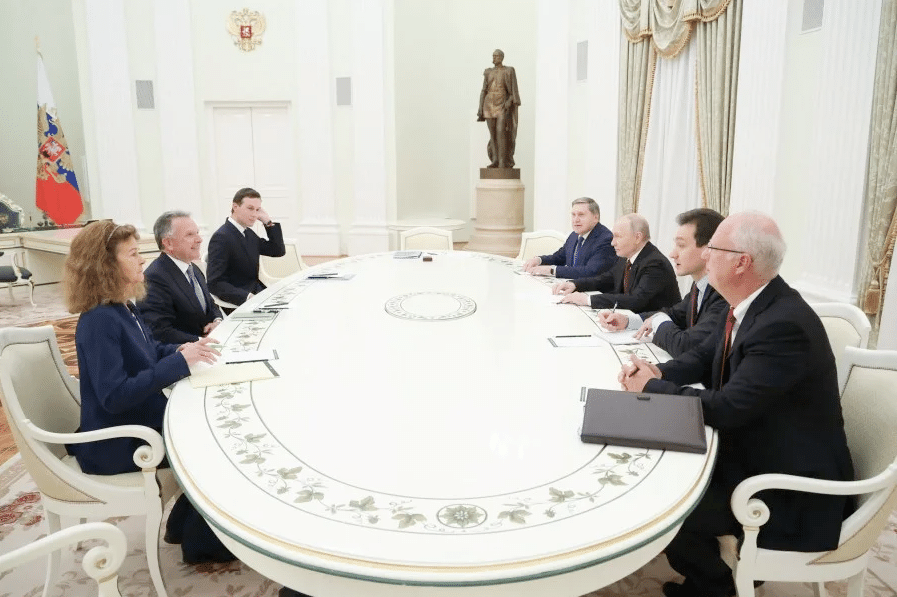 Negotiating in Moscow on the Negotiations