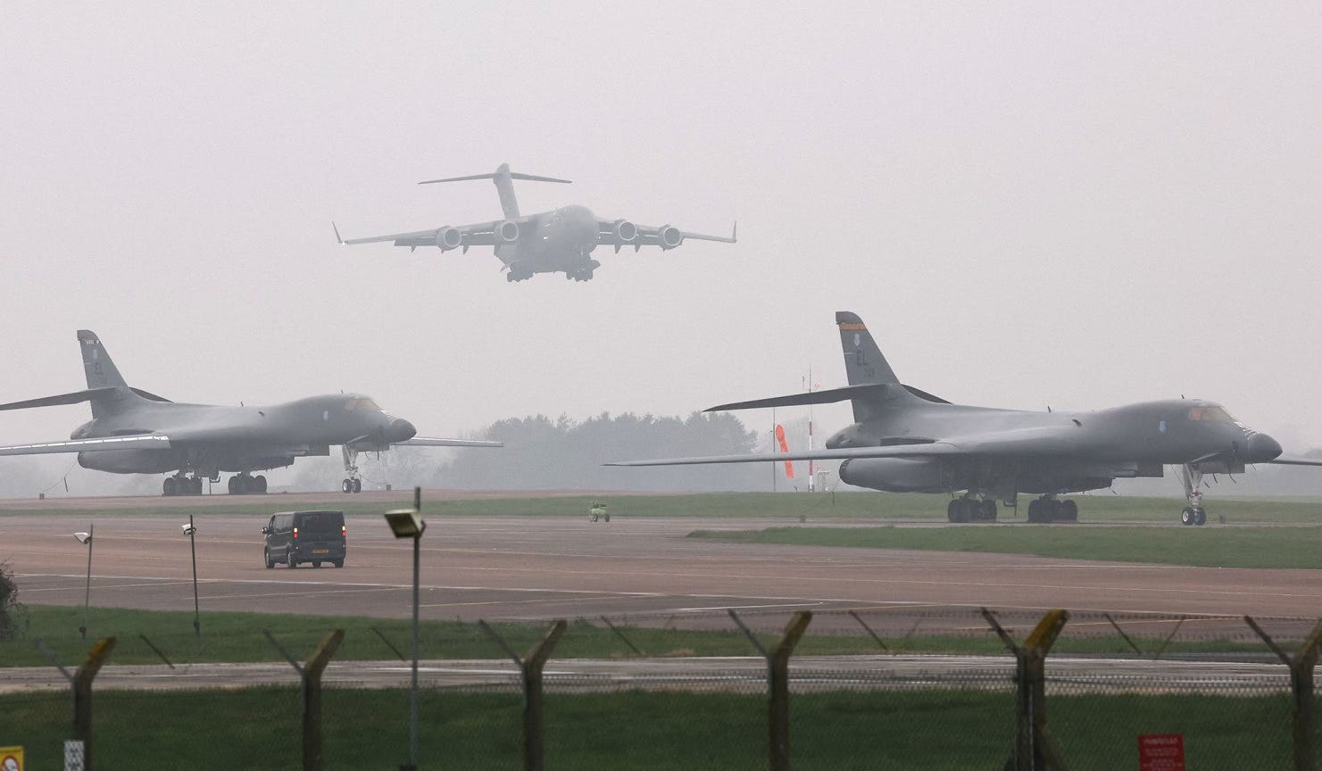 b1 bomber UK iran